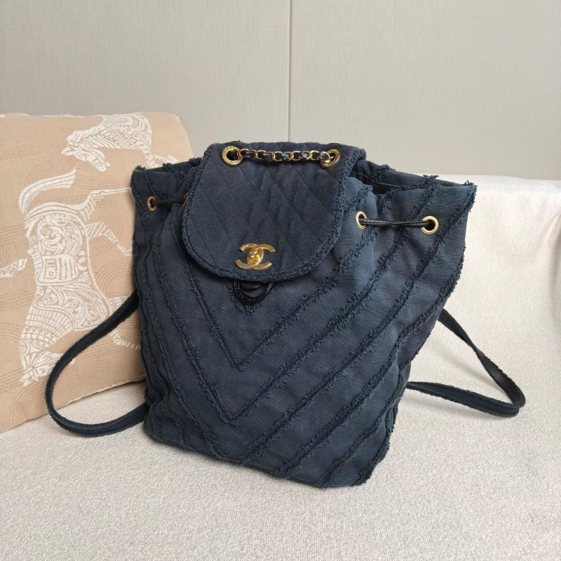 Chanel 古巴V紋流蘇牛仔後背包25*31*19 98新配件塵袋保卡-3