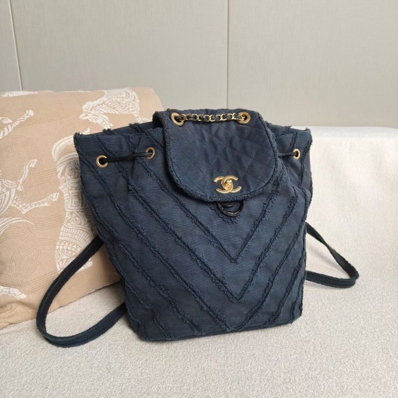 Chanel 古巴V紋流蘇牛仔後背包25*31*19 98新配件塵袋保卡-5