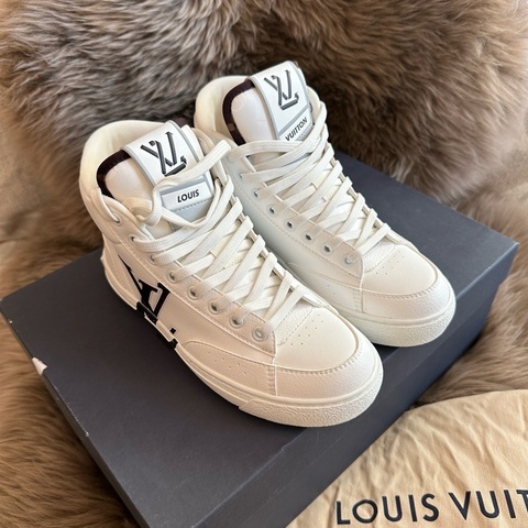 LV路易威登 Charlie圓頭系帶高幫板鞋 白色 35碼 99 新閒置未使用