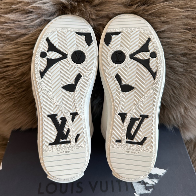 LV路易威登 Charlie圓頭系帶高幫板鞋 白色 35碼 99 新閒置未使用-3