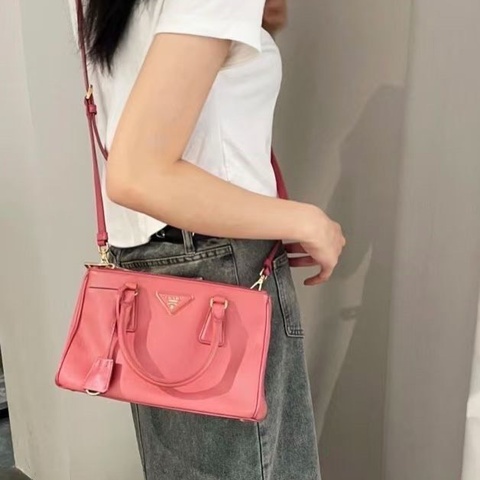 Prada Galleria殺手包25*12*17 99新配件保卡塵袋