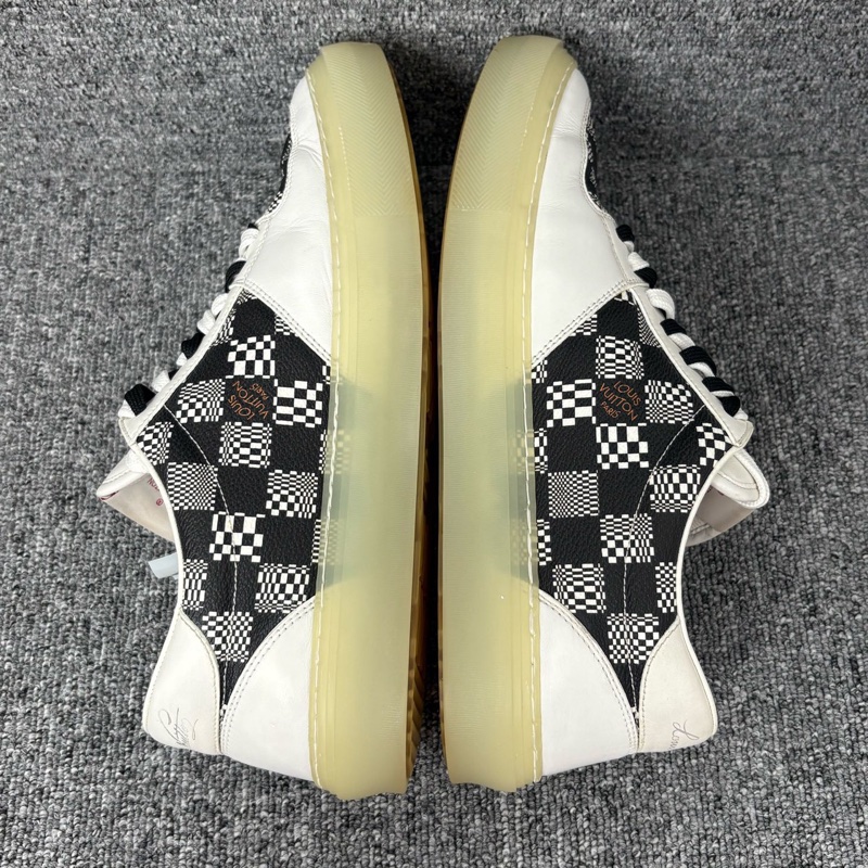 LV 黑白皮面棋盤格板鞋@41.5碼 整體成色不錯-10