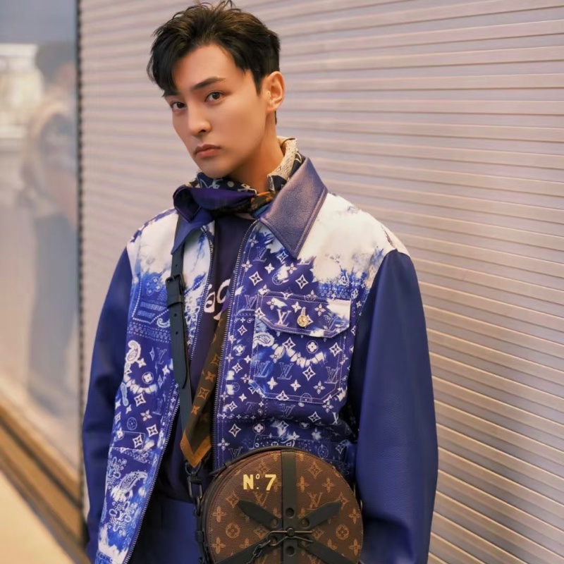 LV WheelBox老花車輪圓餅包 芯片款 23*23*9 99新配件塵袋-0