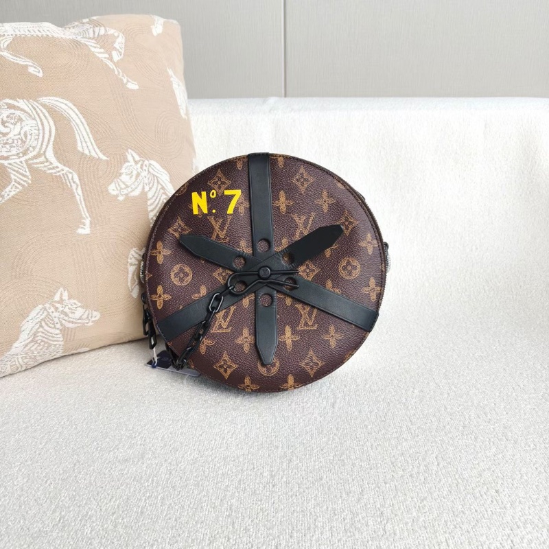 LV WheelBox老花車輪圓餅包 芯片款 23*23*9 99新配件塵袋-1