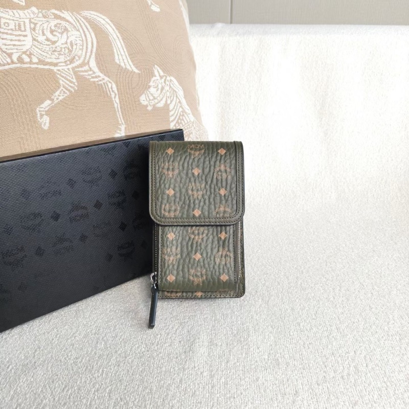 MCM 墨綠色visitors original 印花手機包17*14*3  99新配件盒子塵袋保卡-1