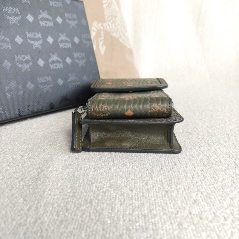 MCM 墨綠色visitors original 印花手機包17*14*3  99新配件盒子塵袋保卡-4