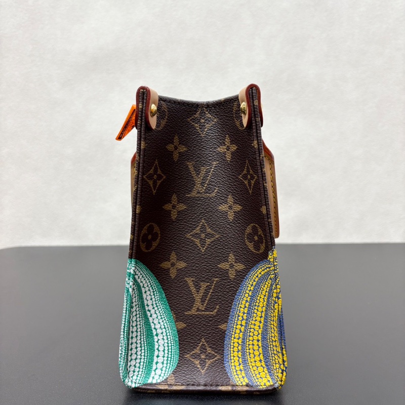 LV On the go小號 草間彌生 肩背斜背包芯片款 24.5*19  99新配件盒子塵袋-3