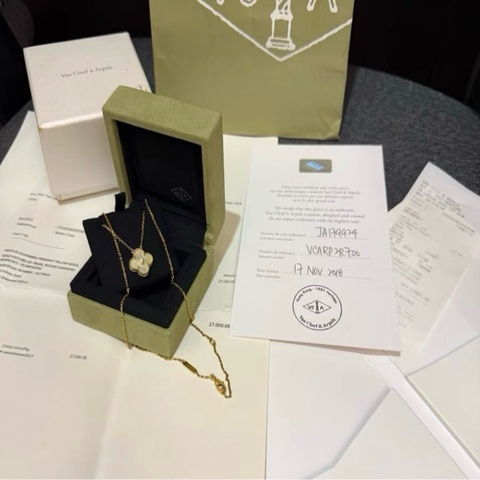 有購證有卡🩷 Van cleef 2018聖誕限定金貝母四葉草單鑽頸鏈