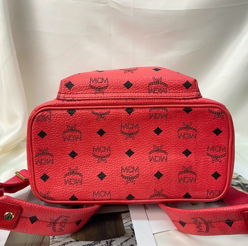 【超低價撿漏✨ 95%新✨新年之選】MCM 西柚紅 Visetos Stark 鉚釘迷你後背包｜雙肩包-2