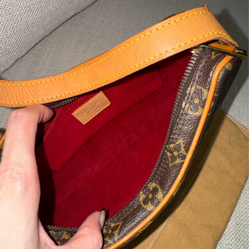 LV Croissant small 中古可頌包小號🥐漂亮好包況🧡豌豆包/月亮包/月牙包/LV老花肩背包/LV腋下包-31