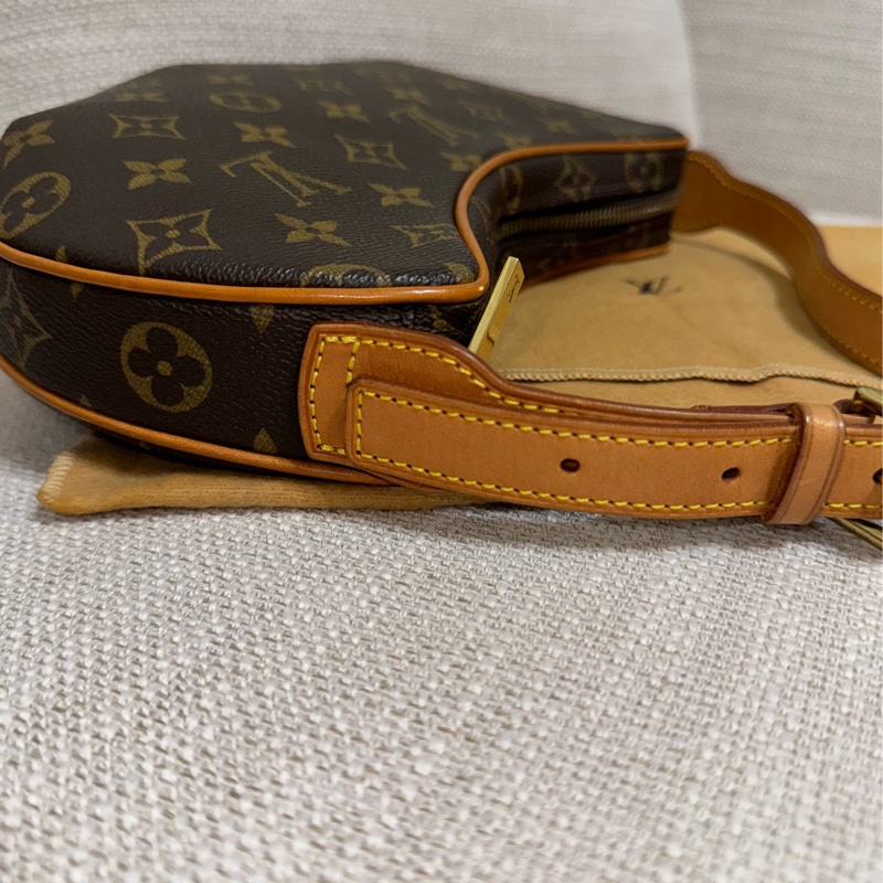 LV Croissant small 中古可頌包小號🥐漂亮好包況🧡豌豆包/月亮包/月牙包/LV老花肩背包/LV腋下包-43