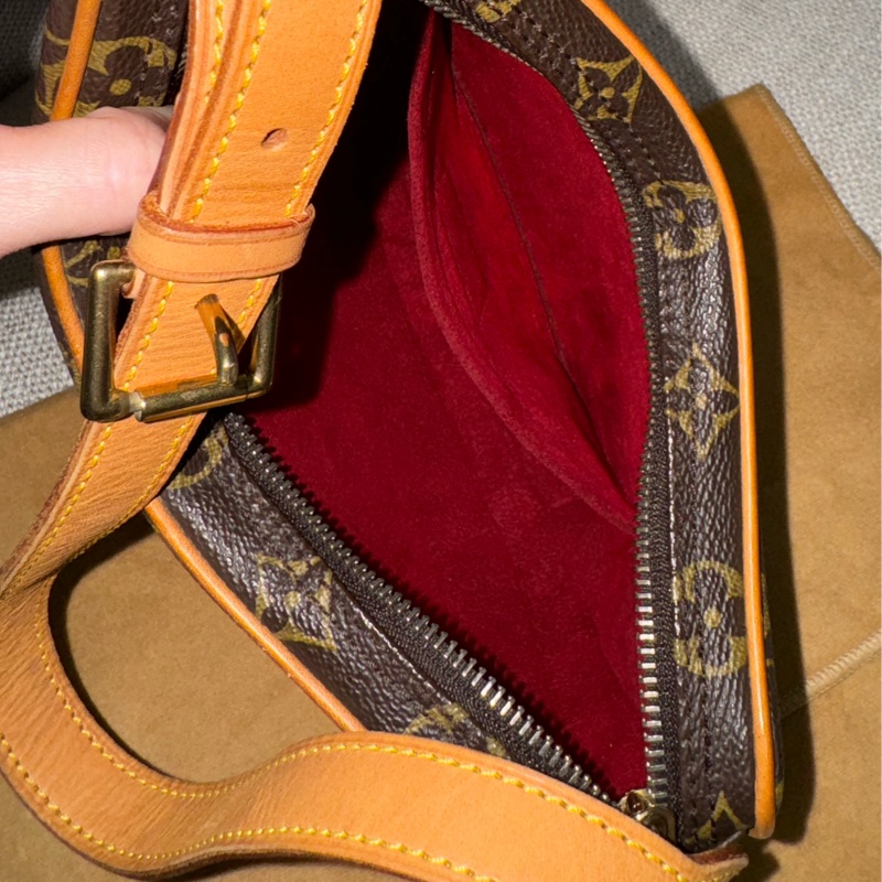 LV Croissant small 中古可頌包小號🥐漂亮好包況🧡豌豆包/月亮包/月牙包/LV老花肩背包/LV腋下包-65