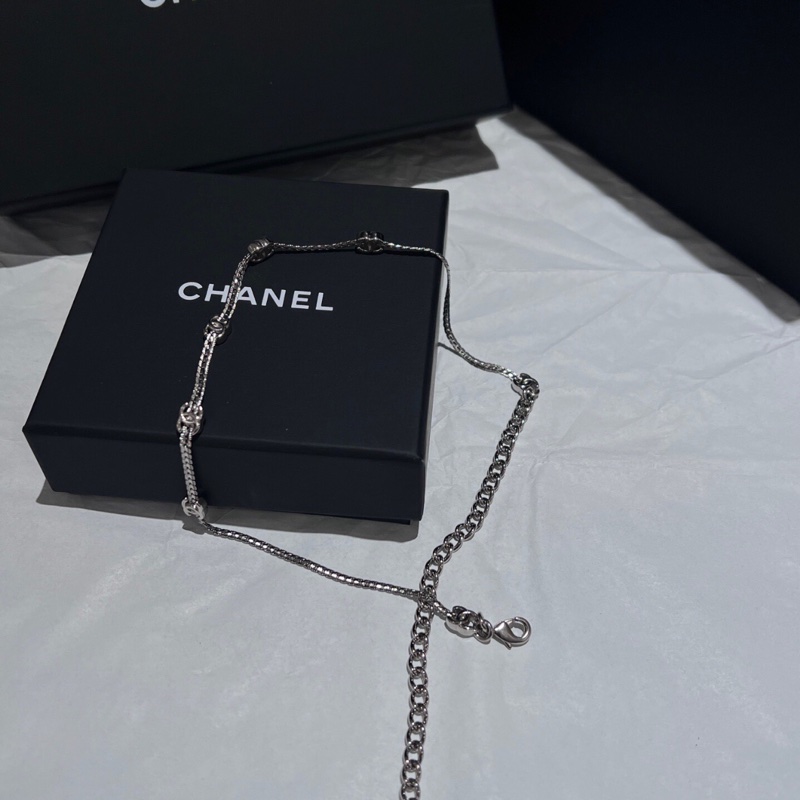 【全新有盒✨全網最低價】Chanel 25 銀色五花雙C蛇骨鏈條choker項鍊-2