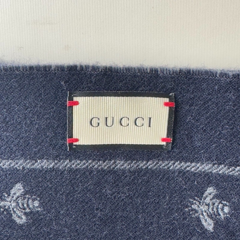 【冬日時尚🥰全平台獨一無二】GUCCI古馳雙面蜜蜂羊毛圍巾｜藏青色拼灰色-2