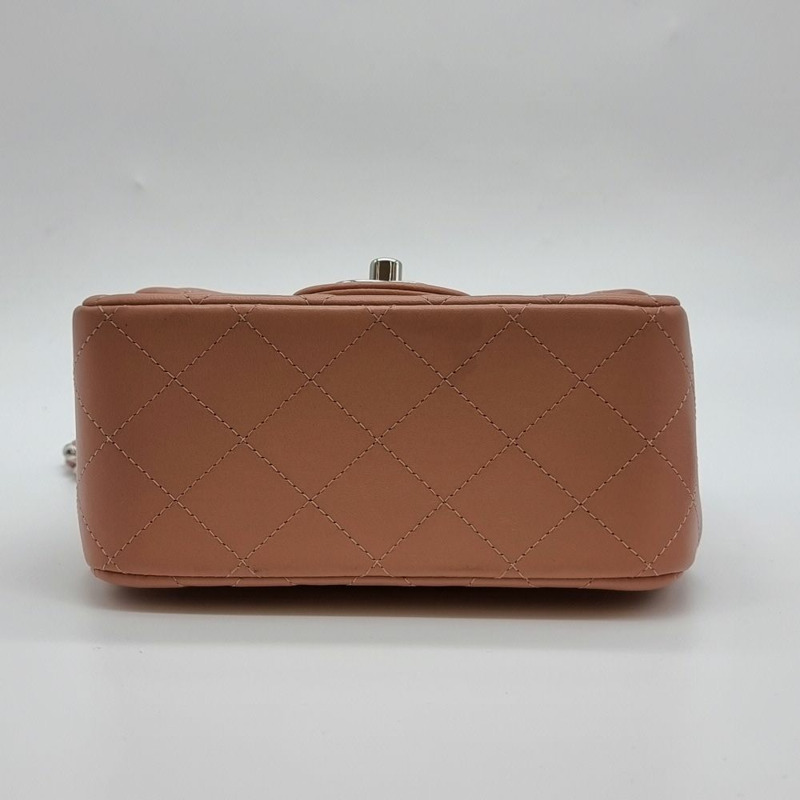 【包稅】CHANEL 經典小號翻蓋單肩斜背包，搭配晶片 CHB101510-4