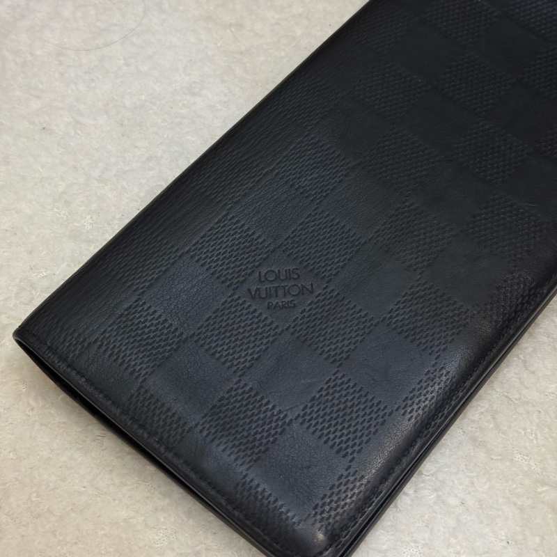 LV Brazzaville 黑灰壓紋棋盤格長夾-10