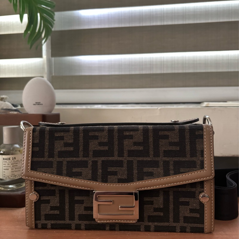 Fendi - Soft Trunk Baguette 老花帆布硬箱包-1