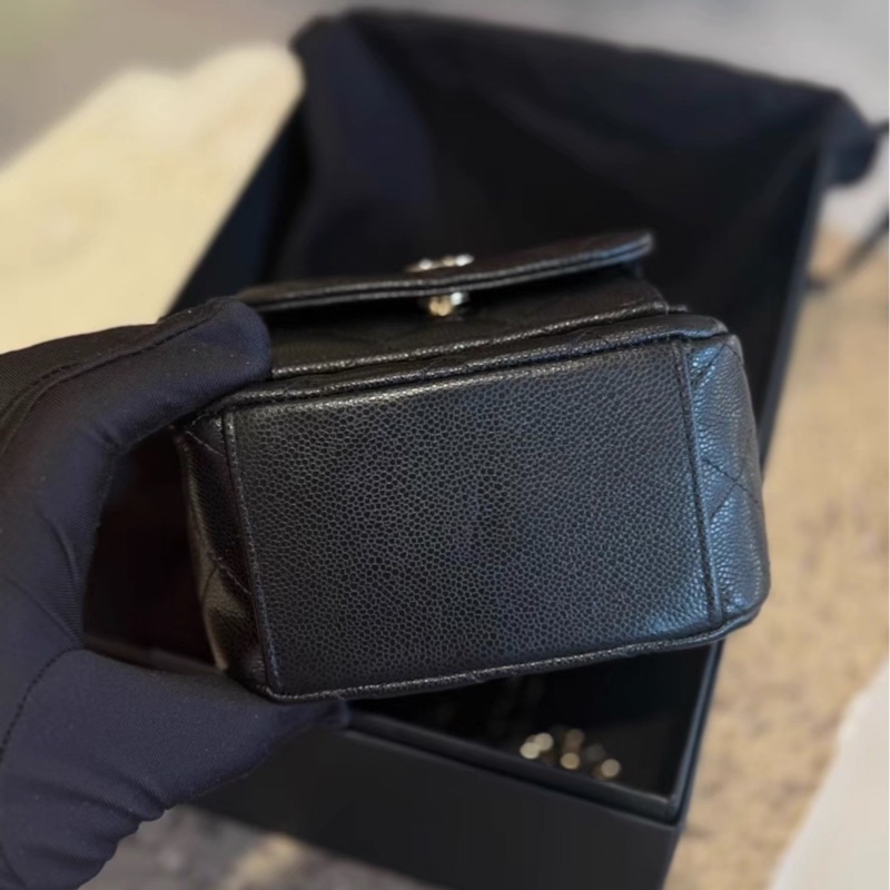 絕美千金包😍限量99新🆕Chanel黑淺金荔枝牛皮mini小書包後背包雙肩包-14