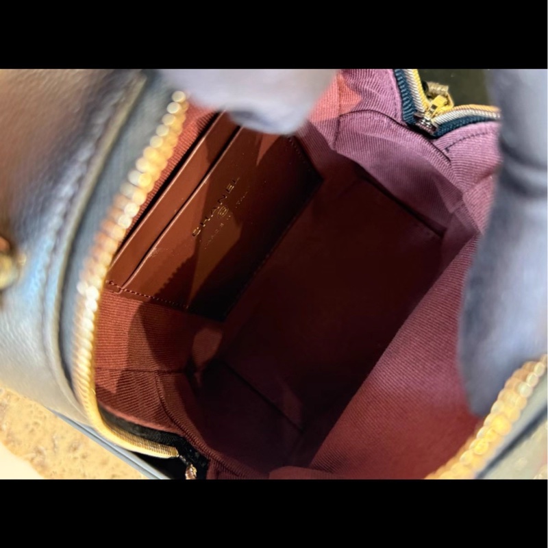 絕美千金包😍限量99新🆕Chanel黑淺金荔枝牛皮mini小書包後背包雙肩包-17