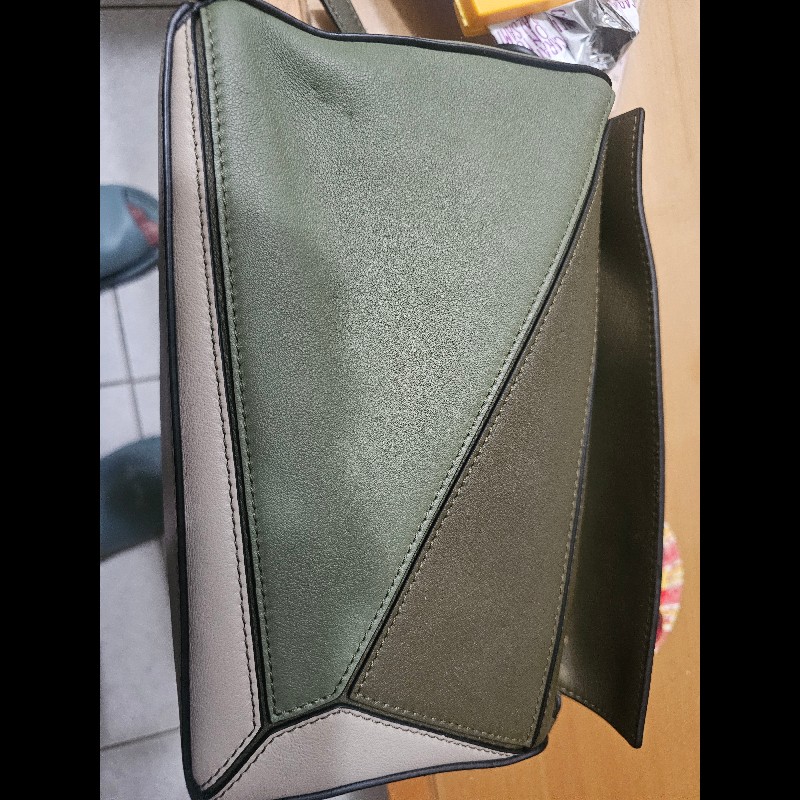 Loewe Puzzle Small 秋綠/淡燕麥-1
