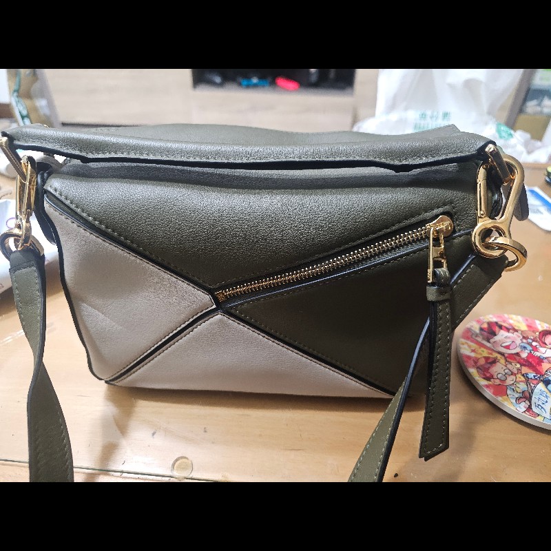 Loewe Puzzle Small 秋綠/淡燕麥-8
