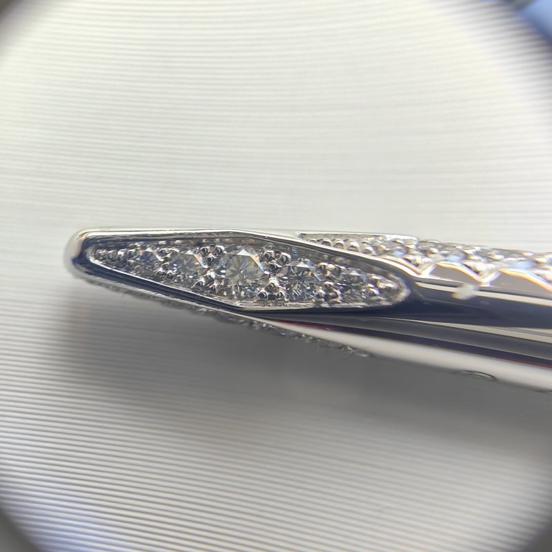 Cartier 卡地亞 Juste Un Clou 白金手鐲 經典設計 半圓形鑽石鑲嵌 尺寸 17-4