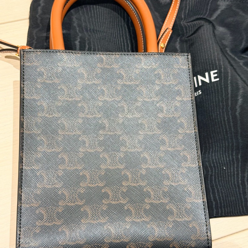 CELINE老花白色字母印花logo直式迷你琴譜包CABAS-3