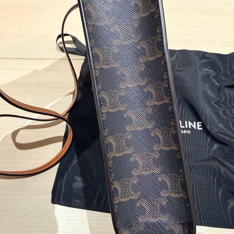 CELINE老花白色字母印花logo直式迷你琴譜包CABAS-5