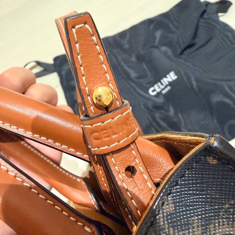 CELINE老花白色字母印花logo直式迷你琴譜包CABAS-10