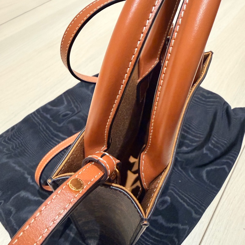 CELINE老花白色字母印花logo直式迷你琴譜包CABAS-11