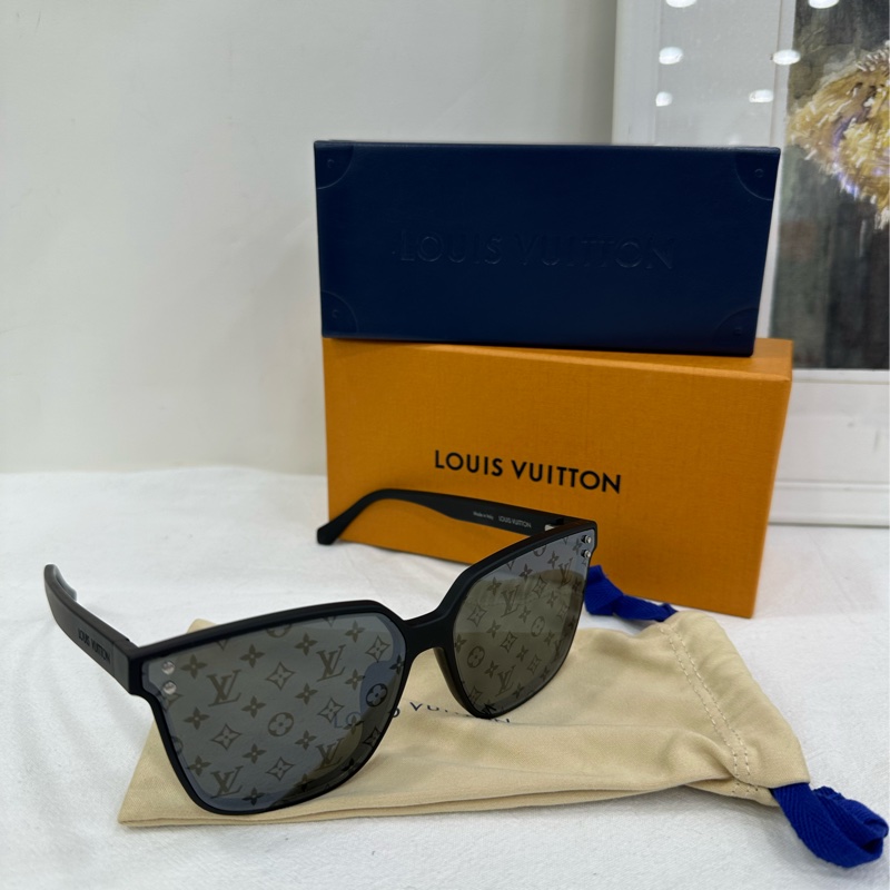 Louis Vuitton Logo裝飾 鏡框 墨鏡 黑色 板材加金屬 不規則形 太陽眼鏡 男款 全新-0