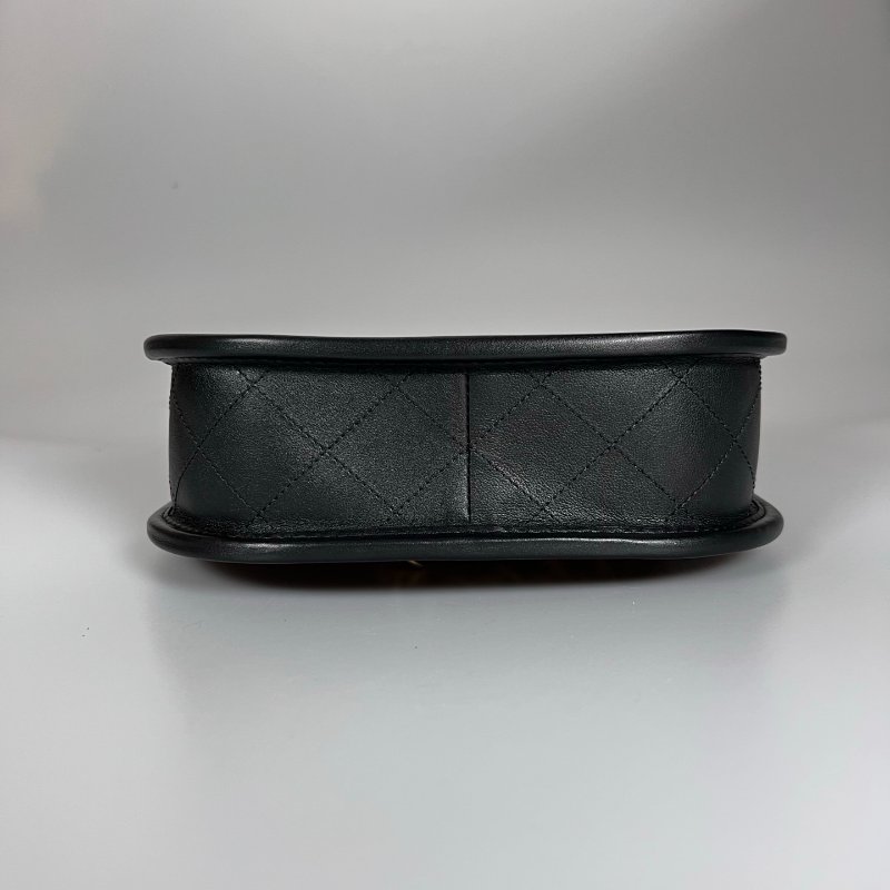 全新品 CHANEL AS4532 黑牛皮金釦菱格紋HOBO腋下包-4