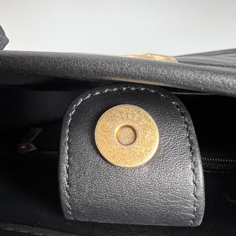 全新品 CHANEL AS4532 黑牛皮金釦菱格紋HOBO腋下包-7