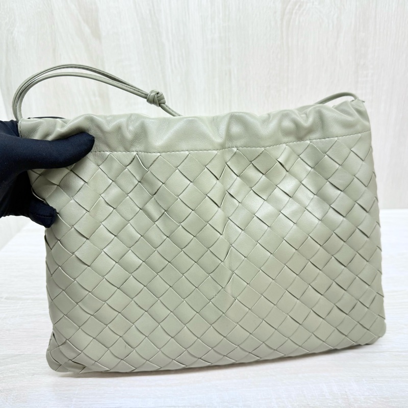 BV鼠尾草綠小牛皮中號編織束口包816987V3IV18425-6
