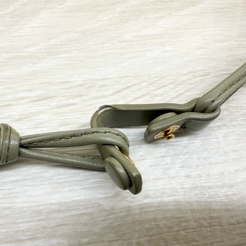 BV鼠尾草綠小牛皮中號編織束口包816987V3IV18425-13