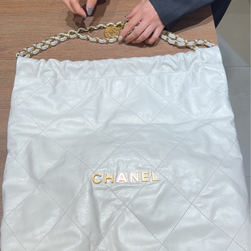 Chanel 22Bag白色大號-1