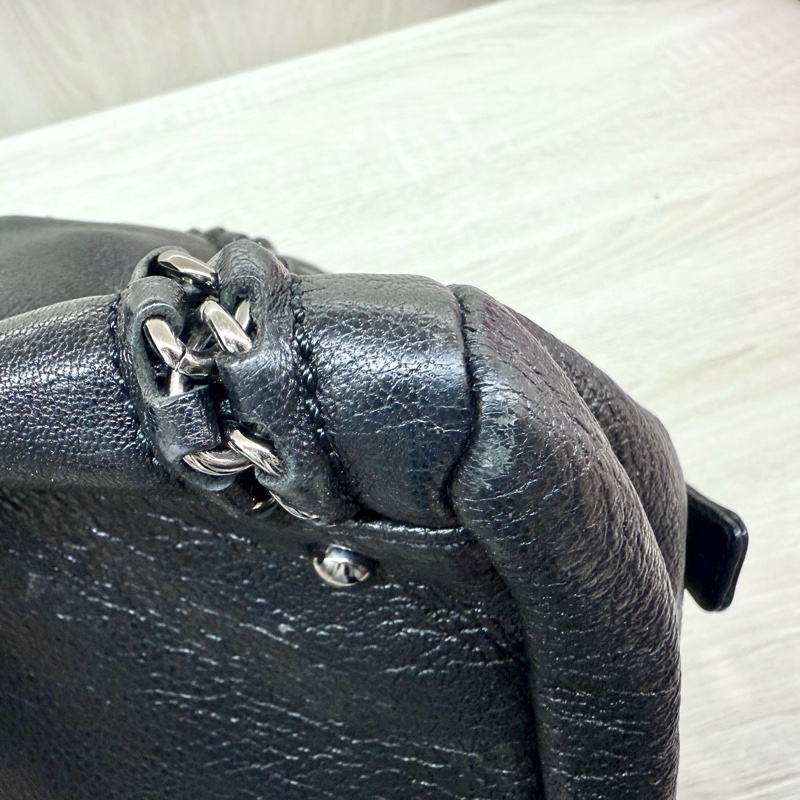 Chanel黑牛皮vintage 保齡球皮穿鏈包-13