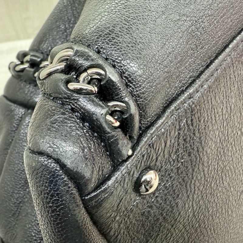 Chanel黑牛皮vintage 保齡球皮穿鏈包-16