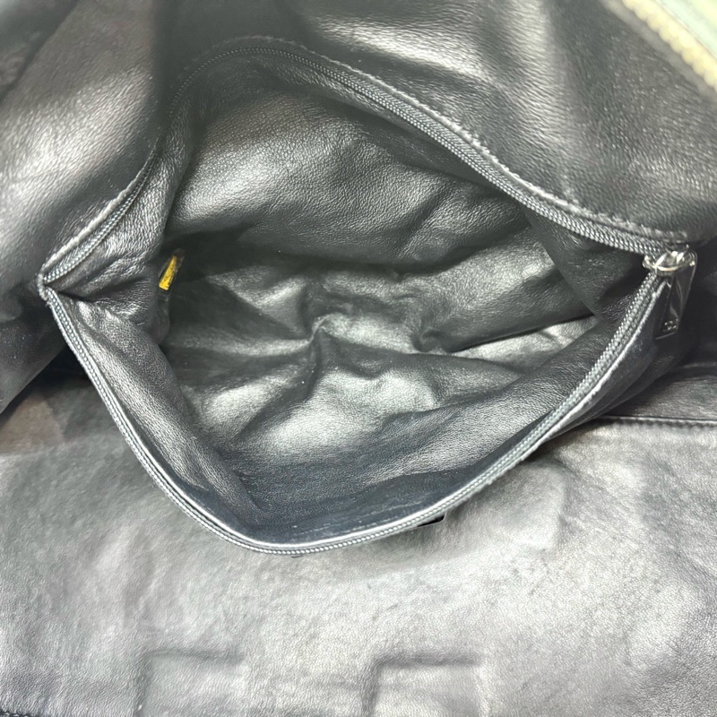 Chanel黑牛皮vintage 保齡球皮穿鏈包-18