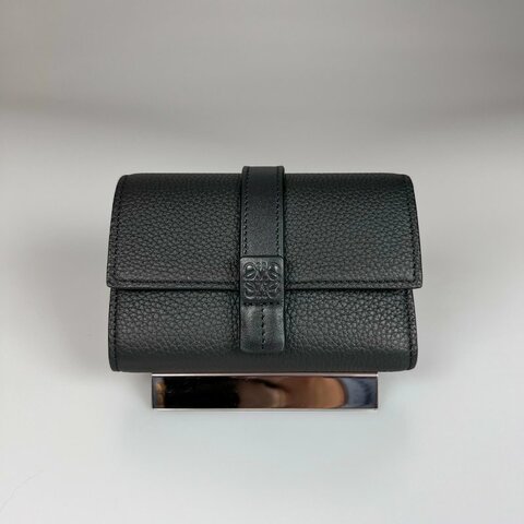 LOEWE 黑粒面小牛皮小型直式錢包