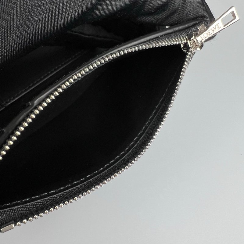 LOEWE 黑粒面小牛皮小型直式錢包-6