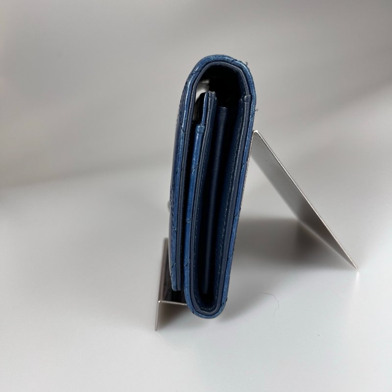 CHANEL 菱格紋拚山型紋翻蓋中夾 藍色銀扣 20開-2