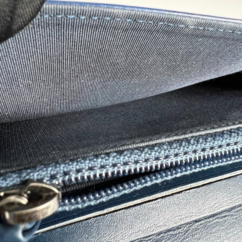 CHANEL 菱格紋拚山型紋翻蓋中夾 藍色銀扣 20開-9