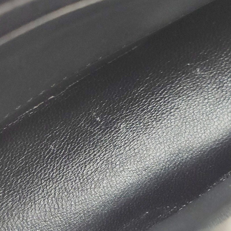 Prada牛皮純色三角徽標單肩包-8