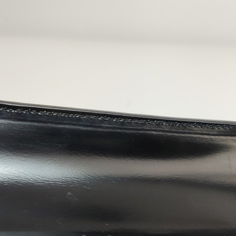 Prada牛皮純色三角徽標單肩包-17