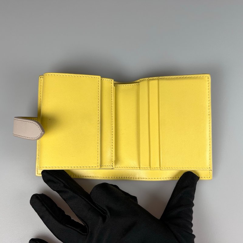 CELINE 黃拚灰釦式短夾-6