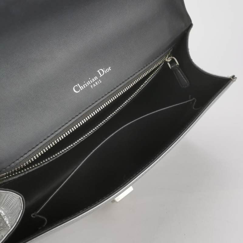 Dior Diorama盾牌包中號牛皮純色藤格紋盾形紋章搭扣單肩包-6