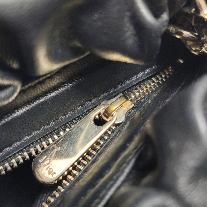 Dior Delices羊皮純色褶皺珍珠鏈條單肩包-10