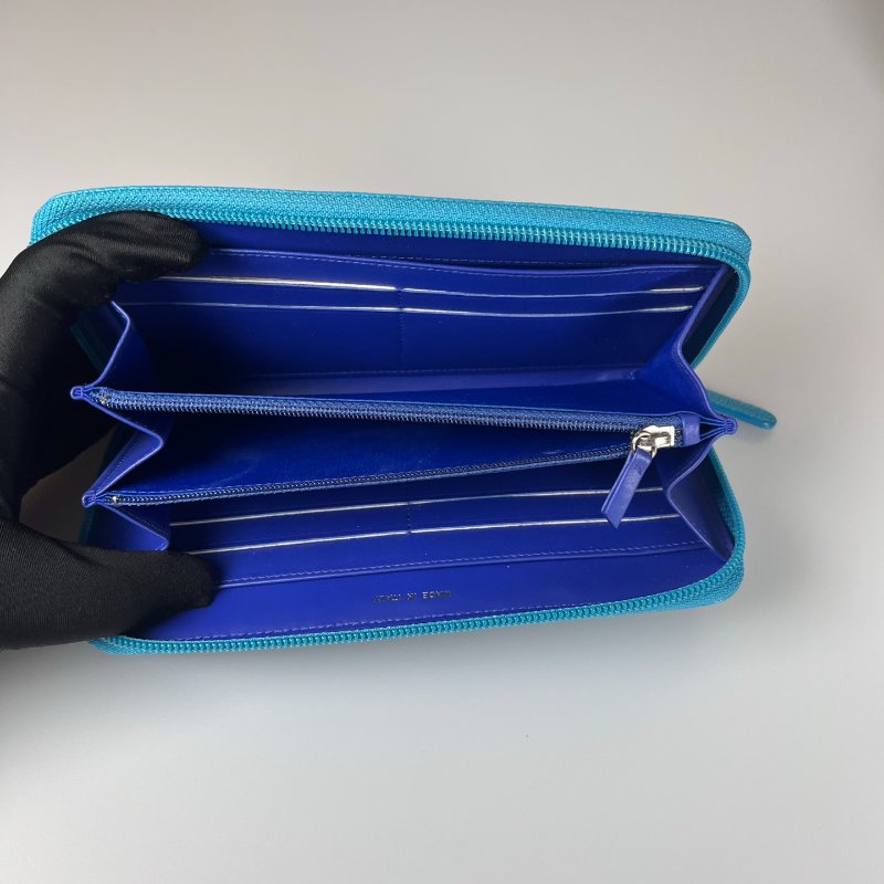 CHANEL 荔枝皮拚色琺瑯logoㄇ拉長夾 淺藍 17開-8