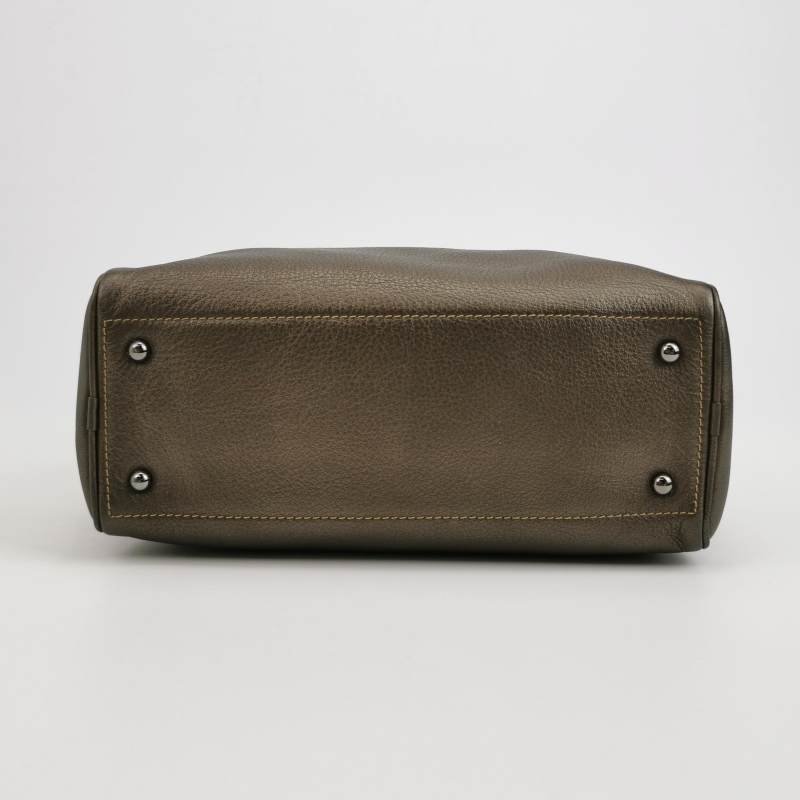 Loewe牛皮純色字母logo壓紋手提包-5